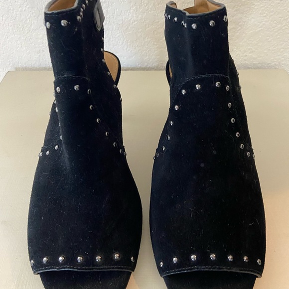 COACH MABELLA Open Toed Heel Black Suede with Studs. Never Worn. Size 8.5 - Picture 2 of 8